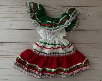 Satin Tricolor mexikanisches Kleid mit elastischen gekräuselten Schultern | Traditionelle mexikanische Folklore Kleid für Mädchen | Folkloristisches Outfit