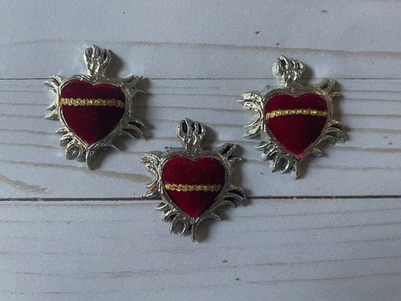 美中古トラヴィスワーカー MINI SACRED HEART CHARM G有 Milagro Sacred Heart, Red Velvet Ex Voto, Catholic Religious