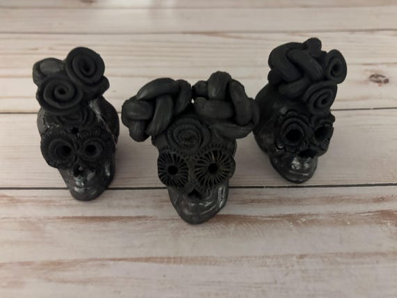 Calavera Frida Catrina Skull Mexican Day of the Dead Dia de los muertos Ofrenda Art Black Ceramic