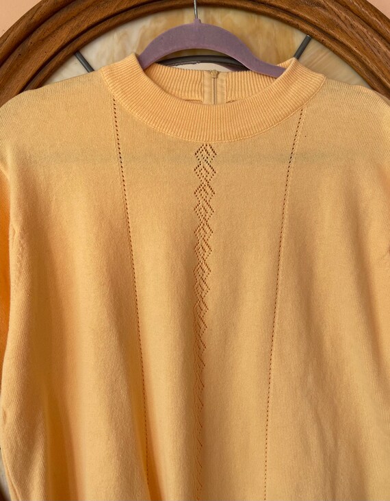 Cute Vintage 70s Mod Short Sleeve Sweater - image 3