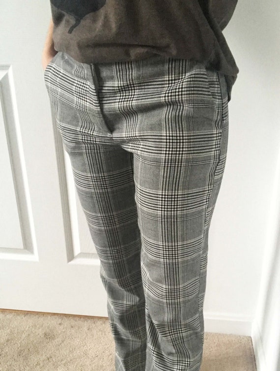 H\u0026M Plaid Dress Pants women's Size: 0 