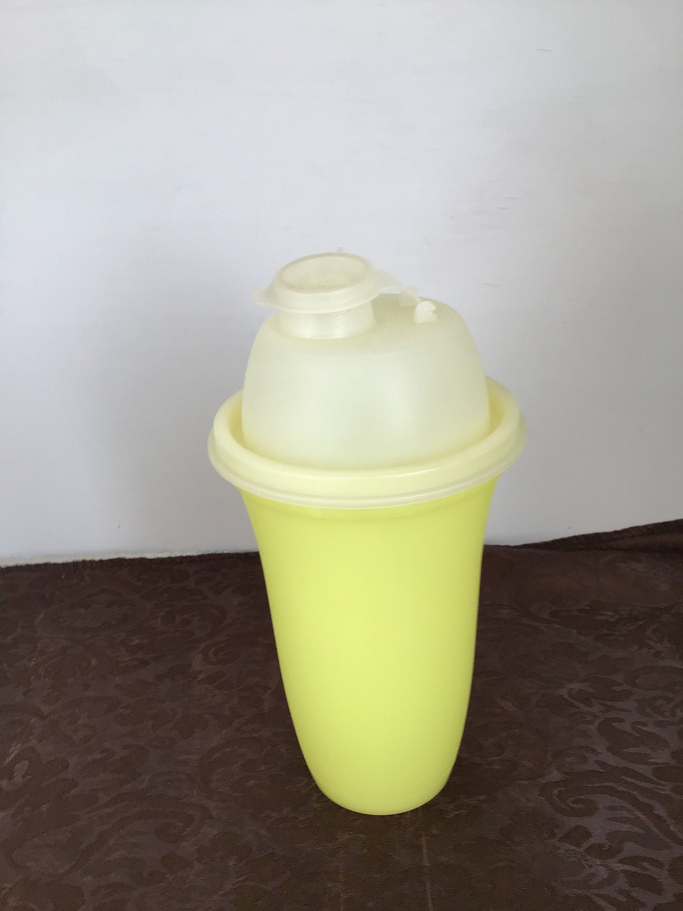 Tupperware, Kitchen, Vintage Tupperware Shaker Gravy Maker Egg Mixer 8444  Quick Shake Container