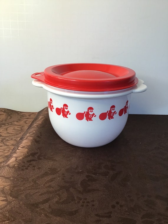 TUPPERWARE One Touch Christmas Holiday 26 Ounce Bowl With Red Lid 