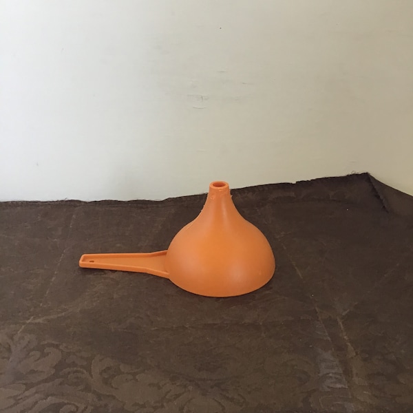 Vintage TUPPERWARE "Hershey Kiss" Funnel #1227