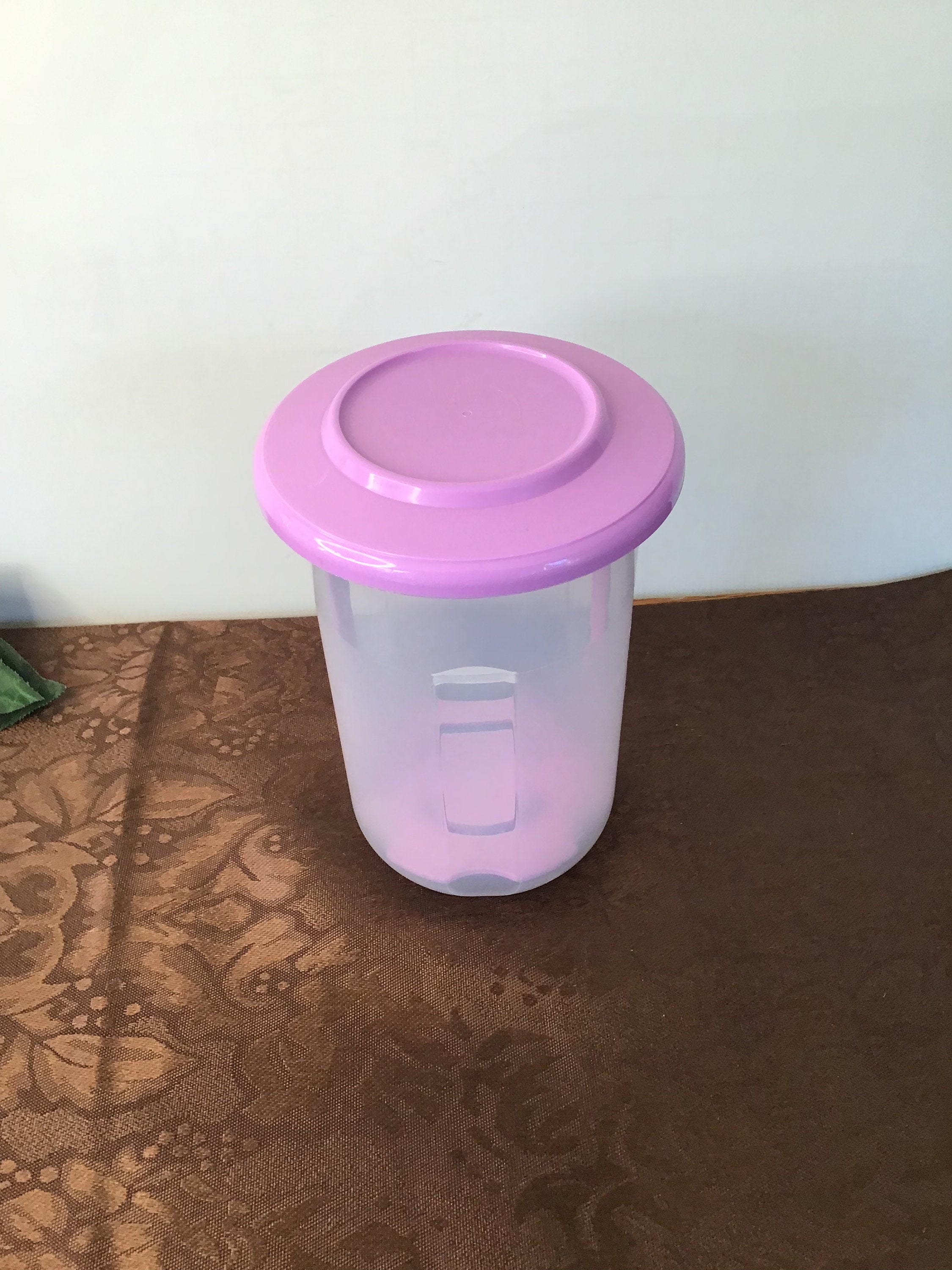 Tupperware Pick-A-Deli Container- Pink-NIP