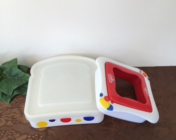 Vintage WONDER BREAD Sandwich Keeper/ Lunch Box Plastic Container
