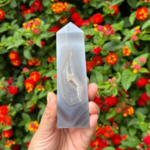 Hermosa Torre de Ágata de 5&quot; con Druzy de Madagascar