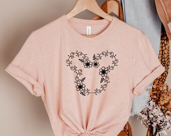 Floral Minnie. Disney Tee-shirt