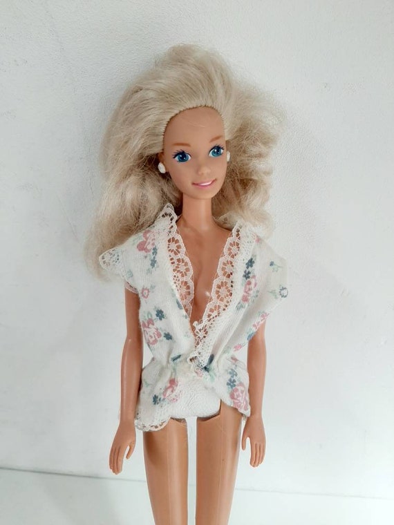 Vintage 1976 Barbie Doll by Mattel Twist N Turn Doll With Blue Eyes White Earrings and White Underwear Etsy Canada