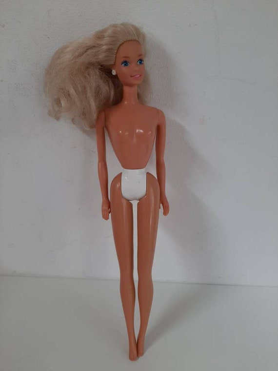 Vintage 1976 Barbie Doll by Mattel Twist N Turn Doll With Blue Eyes White Earrings and White Underwear Etsy Denmark