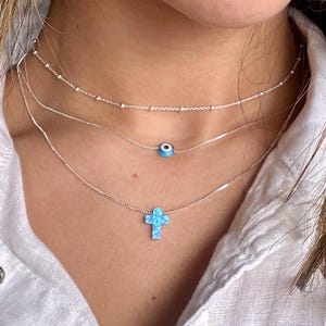Collar de plata de ley, cruz de ópalo azul, delicado collar de cruz, colgante de cruz de ópalo, collar de cruz de plata