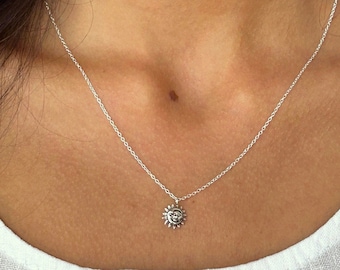 Halsband i sterlingsilver, Halsband i halvmåne och sol, Halsband i lager, Elegant halsband, Silvermåne, Solmånehalsband, Silversol