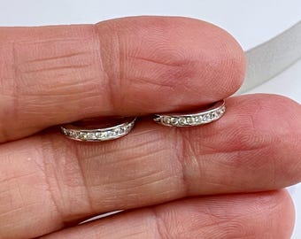 Aeon Orecchini A Cerchio In Argento Sterling 925 Con Zirconia Cubica AAA: Ipoallergenici, Eleganti, In Confezione Regalo Con Panno Lucidante