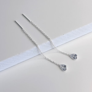 Kolczyki z nawlekaczem, Kolczyki ze srebra próby 925, Kolczyki z cyrkonii sześciennej, Nawlekacz, Nici, Podstawowe kolczyki z nawlekaczem łańcuszka