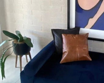 Housse de coussin vintage en cuir de vachette marron clair : coussin 43 x 43 cm