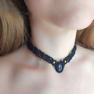 Gargantilla de macramé de amatista Collar de cristal Gargantilla boho con cuentas de latón Gargantilla de macramé de color personalizado