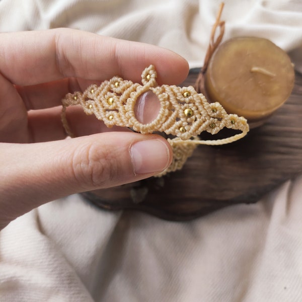 Macrame bracelet with gemstone Amethyst macrame bracelet Rose quartz macrame armband Beige petite bracelet Crystal bracelet with brass beads