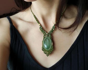 Macrame Pendant with Fluorite – Crystal necklace, Handmade Boho Statement Jewelry, Green necklace