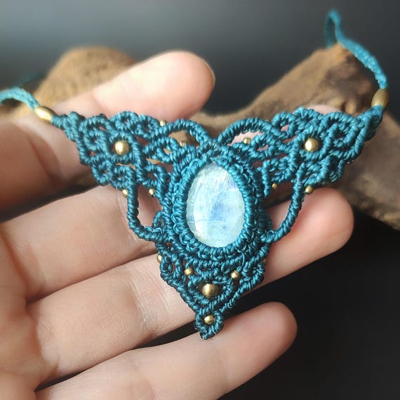 Collier Ras Du Cou Fait Main - Pendentif Lune Bleu Strass - Bijou Fantaisie Original