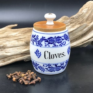 Cute Ceramic Spice Jar With Lid And Spoon Seasoning Jars - Temu