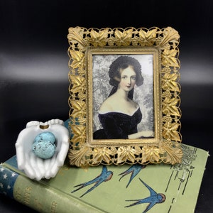 Vintage 24k Gold Plated Picture Frame: Grape Leaf Design, Easel Back