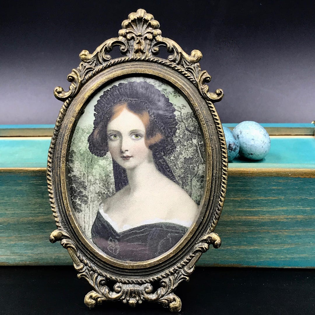 Vintage Ornate Gold Tone Metal Picture Frame, Made in Italy Oval Easel ...