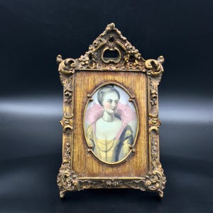 VTG Ornate Gold Florentine Baroque STYLE Picture Frame with Oval Opening, Ornate Gold Tone Picture Frame for 5&quot; H x 3.5&quot; Photo Picture