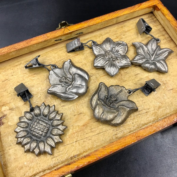 VTG Set of 5 Cast Metal Flower Picnic Clip-On Tablecloth or Napkin Weights, Picnic Tablecloth Weights Set, Tablecloth Weighted Clip Hangers