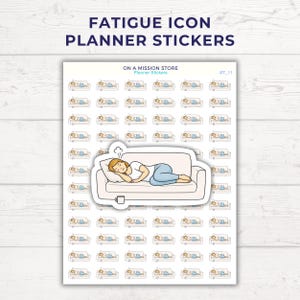 Może przedstawiać: Arkusz naklejek do planera z napisem "FATIGUE ICON PLANNER STICKERS". Naklejki przedstawiają osobę śpiącą na kanapie z filiżanką kawy. Naklejki pochodzą z kolekcji "ON A MISSION STORE Planner Stickers".
