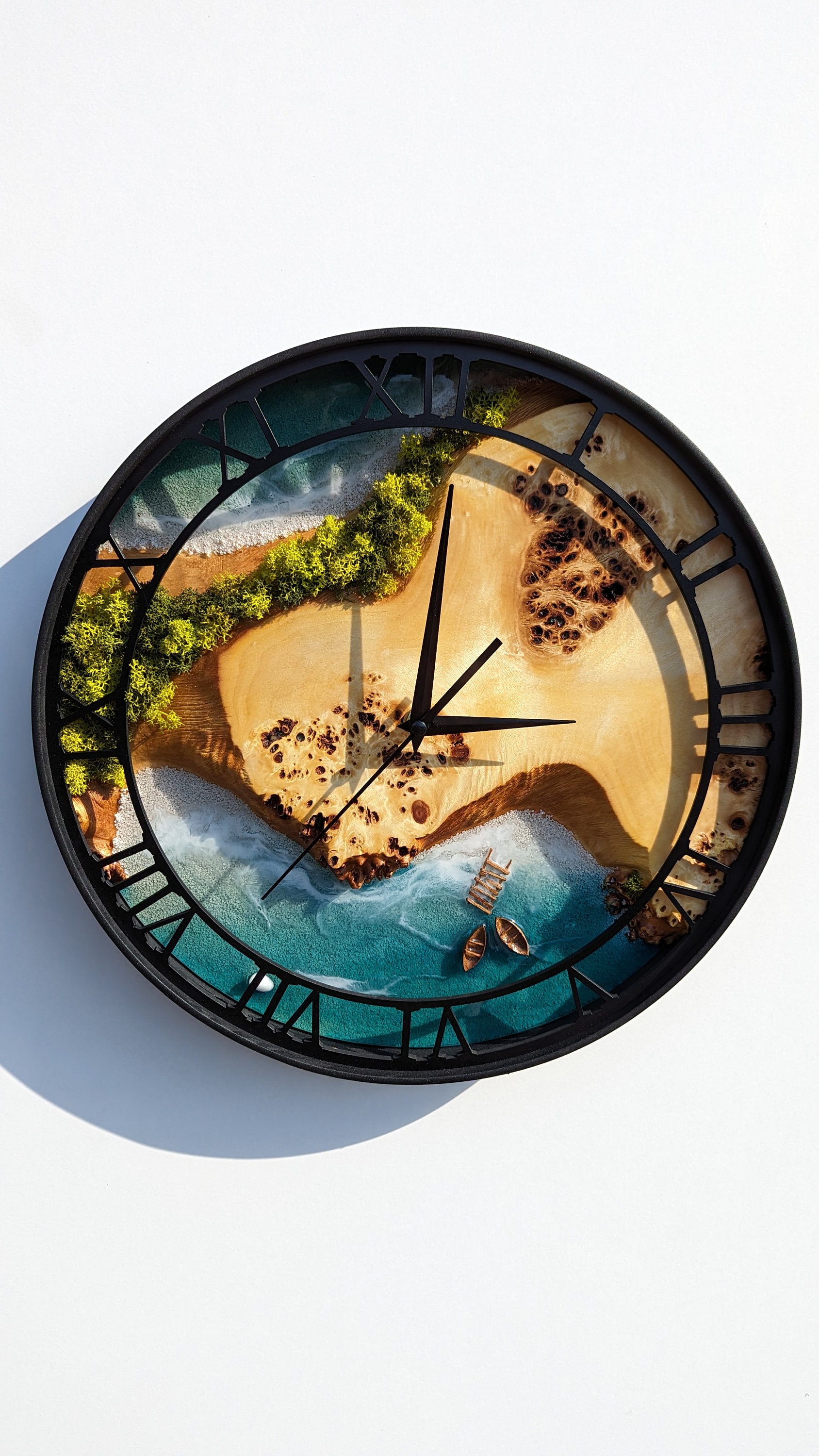 Horloge Murale En Bois De Mousse Résine Époxy Et Art La Préservée