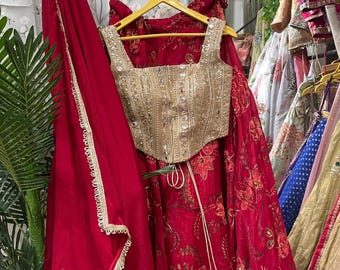 Ensemble choli lehenga en organza : tenue de mariage indienne corset miroir