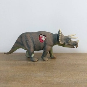 Jurassic Park Toy Vintage 1993 Kenner Triceratops Action Figure, Dino Damage, JurassicPark Toys Dinosaurs, JP08 Head Ramming, unique gift