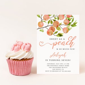 Cartão de convite de aniversário de pêssego | Convite doce como um pêssego | Festa de aniversário de menina | Frutas do jardim | Editável | Modelo de download instantâneo P2