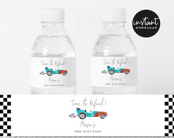 Puede incluir: Etiquetas para botellas de agua con un borde a cuadros y un coche de carreras de dibujos animados con el texto "Time to Refuel! Magon's 3RD BIRTHDAY".