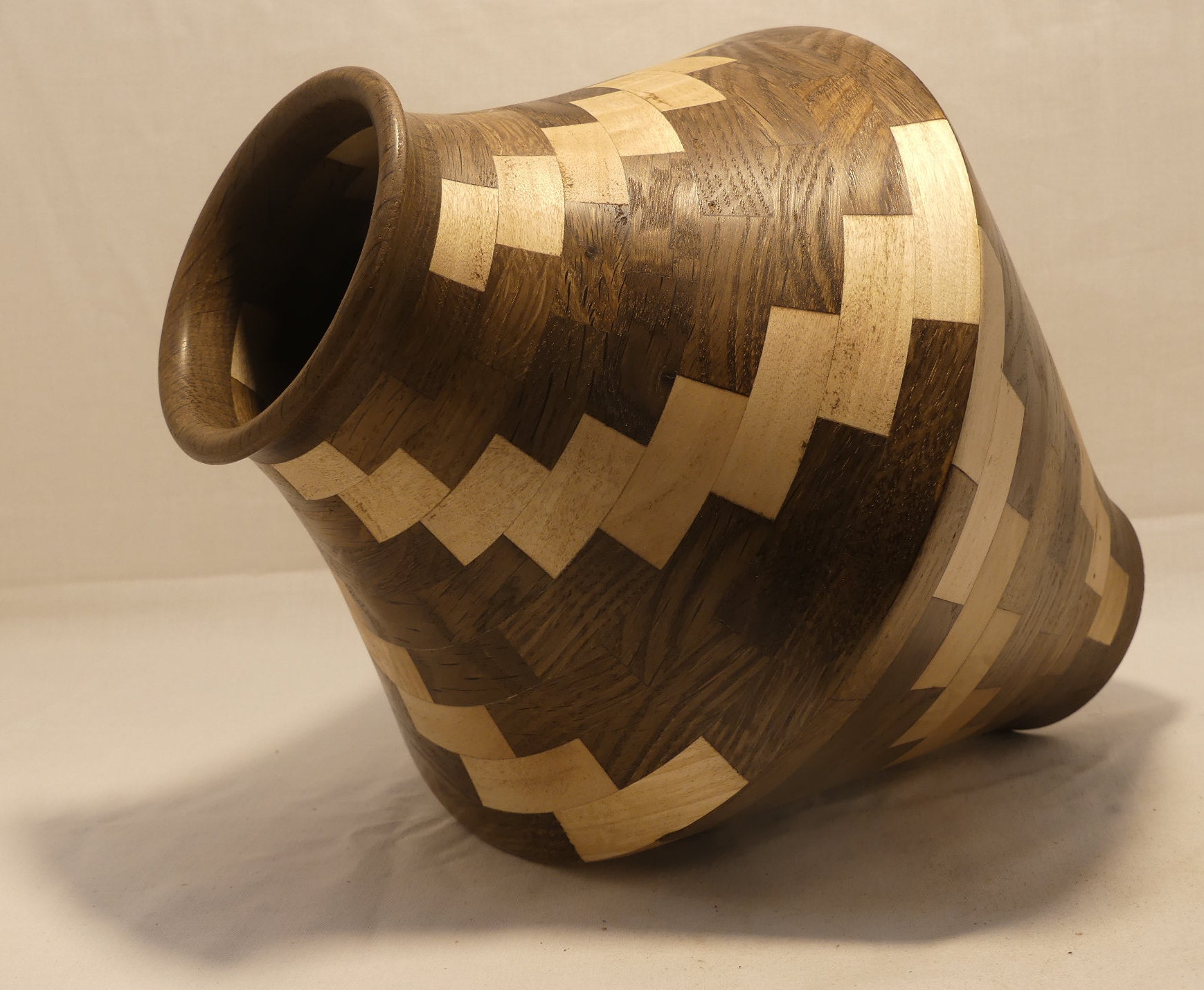 Vase Segmenté en Chêne et Peuplier