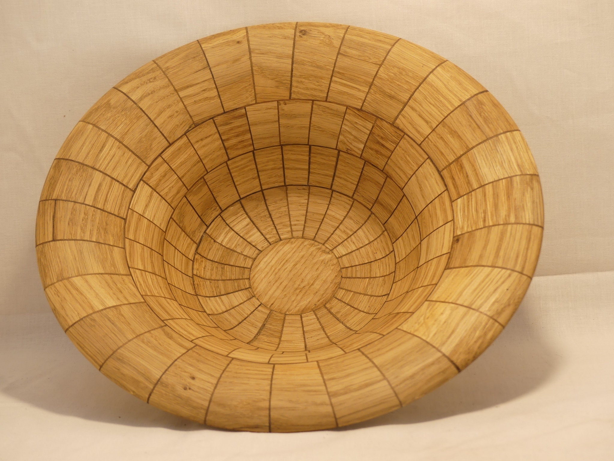 Coupe en Chêne Segmentée avec Joints Noyer.