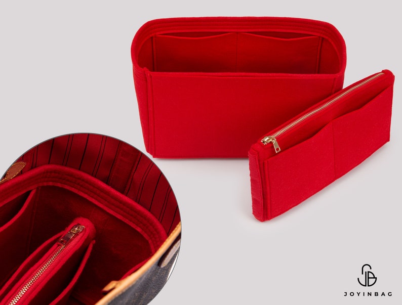 Pu&ograve; includere: Organizzatore per borsa in feltro rosso con pi&ugrave; scomparti e una tasca con cerniera. L'organizzatore &egrave; progettato per adattarsi all'interno di una borsa pi&ugrave; grande, come una borsa tote o una borsa a mano.