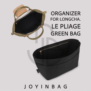 Könnte beinhalten: Ein schwarzer Taschenorganizer aus Filz für eine Longcha Le Pliage Green Tasche. Der Organizer verfügt über mehrere Innentaschen und ein Reißverschlussfach. Der Text lautet: ORGANIZER FOR LONGCHA. LE PLIAGE GREEN BAG und JOYINBAG unten.