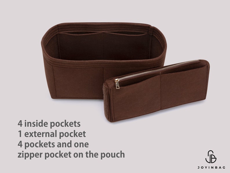 K&ouml;nnte beinhalten: Brauner Filztaschenorganizer mit mehreren Taschen. Der Organizer hat vier Innentaschen, eine Au&szlig;entasche und eine Rei&szlig;verschlusstasche mit vier zus&auml;tzlichen Taschen. Der Text "JOYINBAG" ist unten im Bild gedruckt.