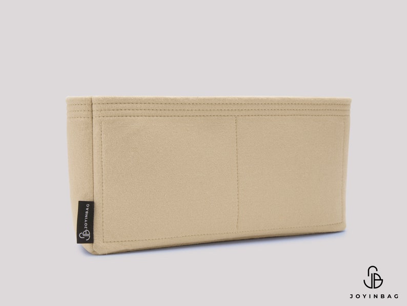 Op de afbeelding: Beige feltaschenorganizer met drie compartimenten en een Joyinbag-logo.
