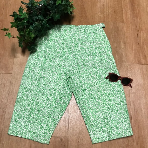 Vintage 60s Floral Capris for Summer Bermuda Short