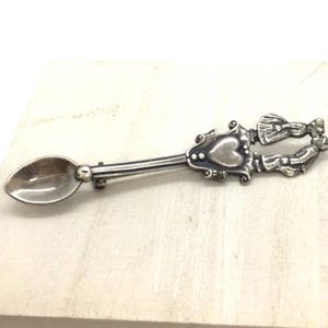 Retro Sterling Silver Heart Spoon Brooch-Sterling Silver Dutch Souvenir Spoon Antique Jewelry-Mom Gift Sterling Silver Brooch Mother’s Day
