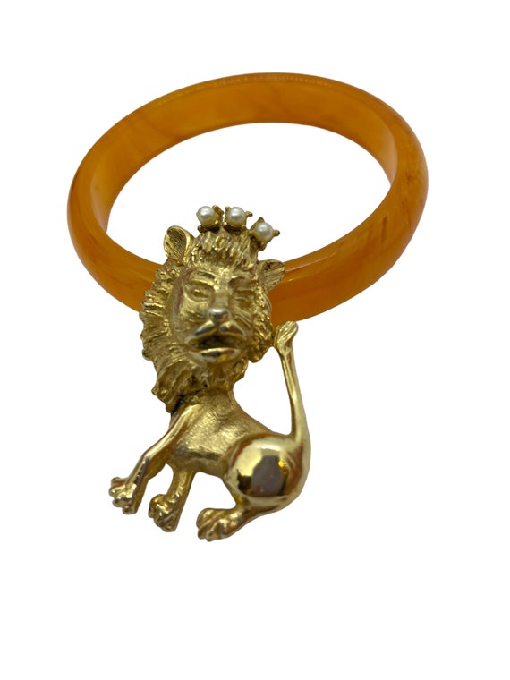 Retro Gold Crown Lion Pearl Hobe Brooch-Midcentur… - image 10