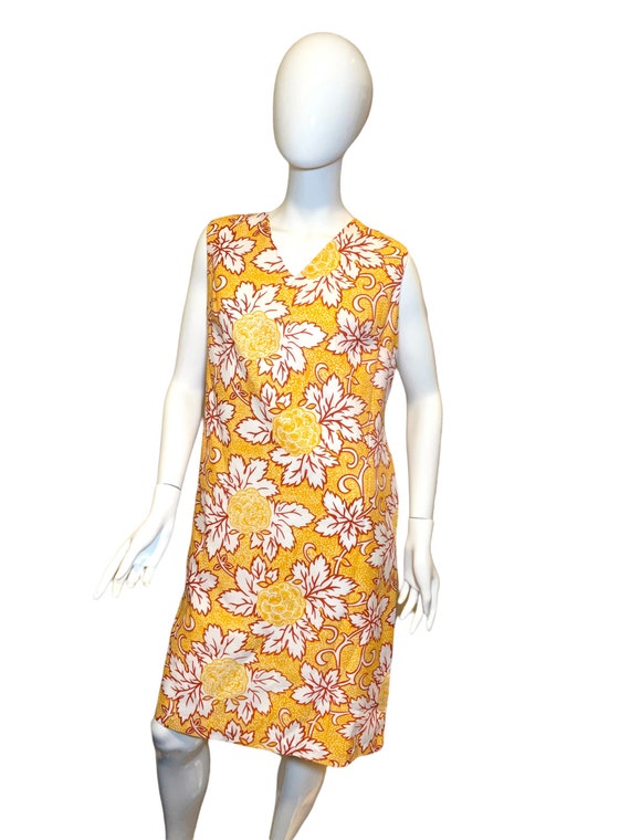 1970s Marigold Floral Sleeveless Dress/Vintage V … - image 3