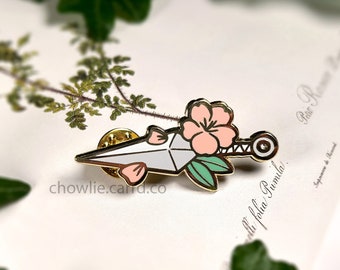 Sakura Kunai Enamel Pin