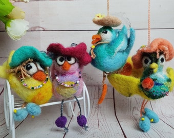 Felted miniature dollhouse birds Small cute collectible hanging toy bird New home ornament birds figurine
