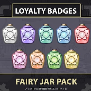 Pode incluir: Um conjunto de nove emblemas de lealdade com frascos de fadas em várias cores, incluindo prata, roxo, verde, azul, vermelho, rosa, laranja, amarelo e verde claro. Os emblemas são rotulados como "Fairy Jar Pack" e "Loyalty Badges".