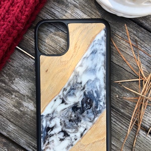Coque en résine et bois pour iPhone 11, véritable coque en bois naturel, coque de portable élégante, coque de portable originale, modèles de coques de portable, pour iPhone 11