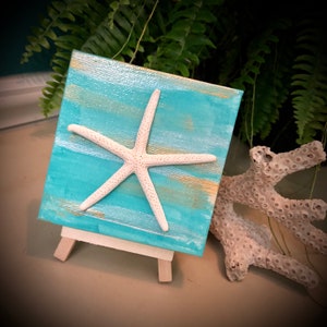 HAND geschilderd canvas met schildersezel, STRAND decor, strand schilderij, schelpen, zeester decor