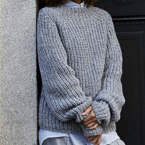 KNITTING PATTERN PDF Easy Chunky Sweater Women/Chunky Yarn Beginner Grey Raglan Pullover Pattern/Instant Download/Women Top Easy